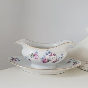 Vintage Gravy Boat with Attached Under plate